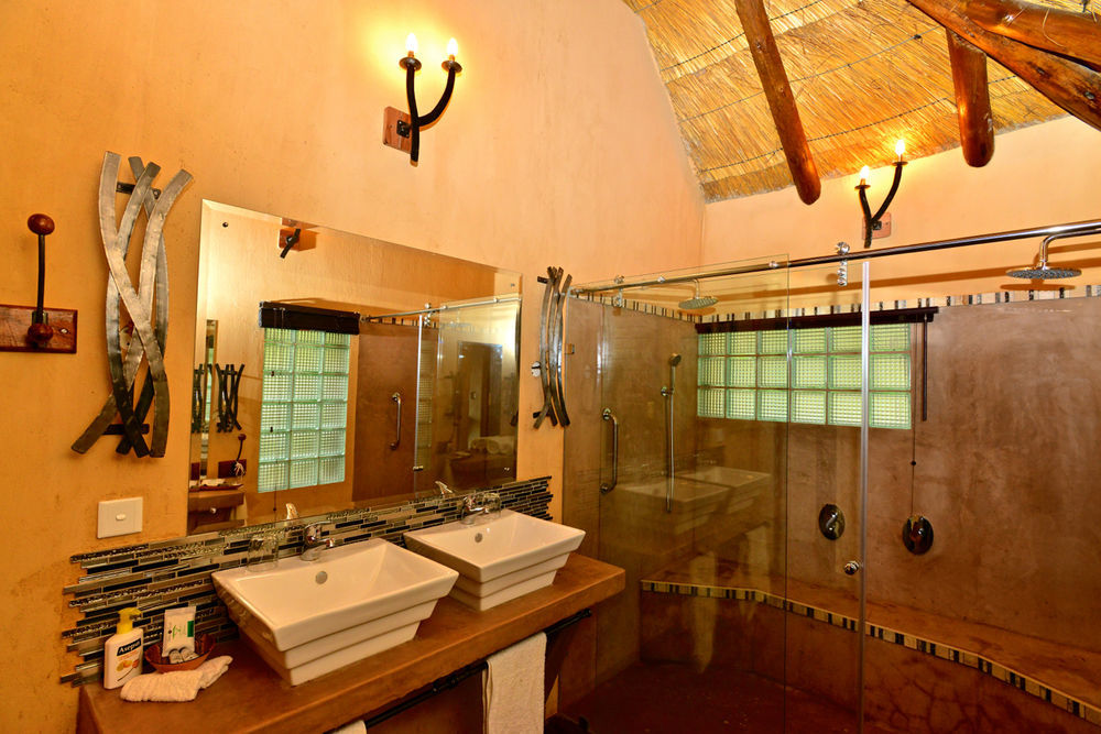 Gorges Lodge Victoria Falls Exterior photo